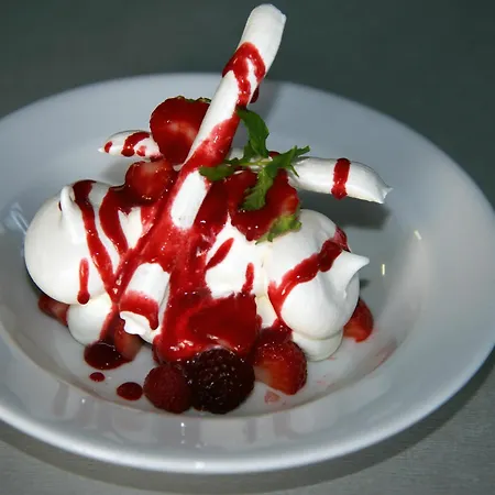 Отель Kyriad Монтобан