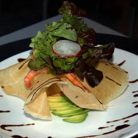 Отель Kyriad Монтобан